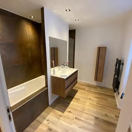 Apartment New 5min To Little Venice